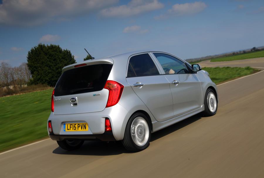  Kia Picanto EcoDynamics 5-Door 2015 года  (UK) (фото 18 из 21)